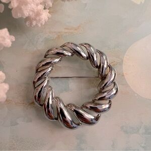 NAPIER Vintage Circle Brooch